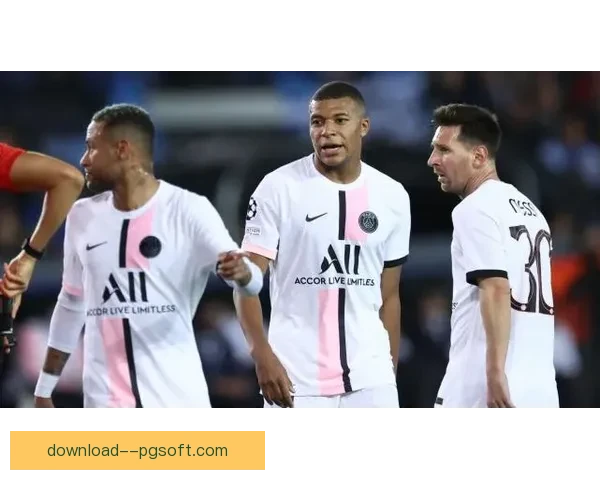 巴黎圣日耳曼确认中场核心维蒂尼亚续约留队合同延长至2029年